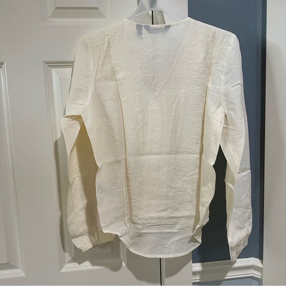 Women’s Size XXS Du Jour Cream Top - Picture 2 of 2